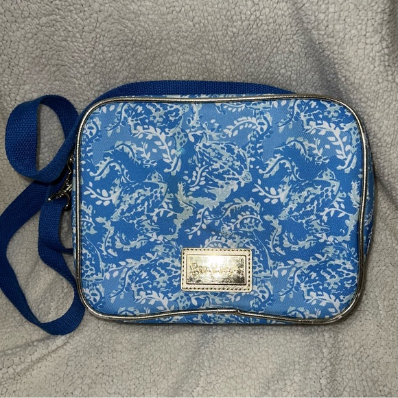 Lilly Pulitzer Handbags - Lilly Pulitzer lunch bag Turtley Awesome